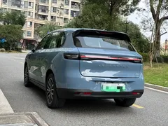 2025 Leapmotor B10 510 LiDAR, синий — фото 13