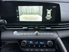 2023 Hyundai Elantra 1.5L CVT LUX Premium, белый — фото 8