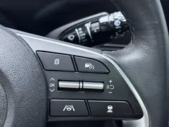 2023 Hyundai Elantra 1.5L CVT LUX Premium, белый — фото 11