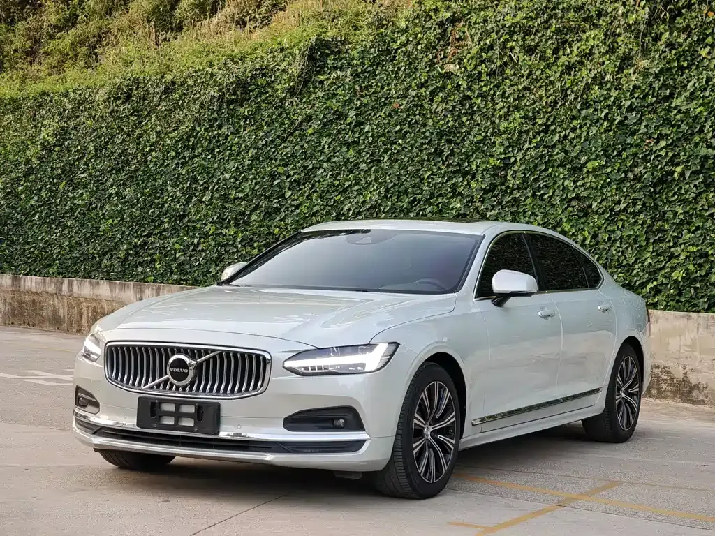 2021 Volvo S90