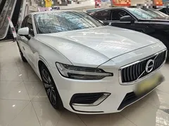 2022 Volvo S60 B4 Luxury, белый — фото 4