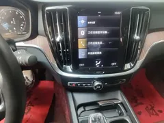2022 Volvo S60 B4 Luxury, белый — фото 13