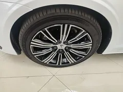 2022 Volvo S60 B4 Luxury, белый — фото 23