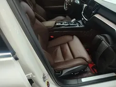 2022 Volvo S60 B4 Luxury, белый — фото 25
