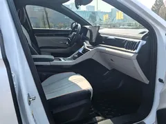 2021 BYD Song PLUS DM-i PHEV 110km Flagship, белый — фото 18