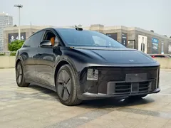 2025 Li Auto i6 2WD Standard, чёрный — фото 2