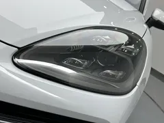 2022 Porsche Cayenne 3.0T Platinum, белый — фото 21