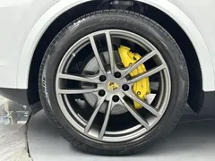2022 Porsche Cayenne 3.0T Platinum, белый — фото 24