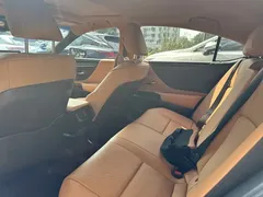 2022 Lexus ES 300h Premium — фото 6