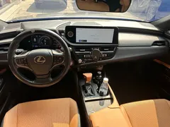 2022 Lexus ES 300h Premium — фото 7