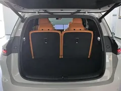 2025 Li Auto i8 Standard — фото 4