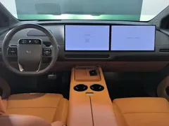 2025 Li Auto i8 Standard — фото 12
