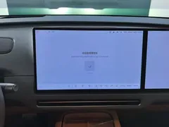 2025 Li Auto i8 Standard — фото 13
