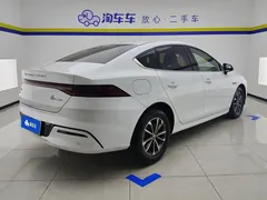 2024 BYD Qin PLUS Honor DM-i PHEV 55km Leading, белый — фото 3
