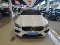 2021 Volvo S60 T4 Luxury, белый — фото 3
