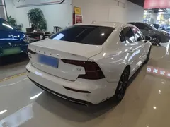 2021 Volvo S60 T4 Luxury, белый — фото 7
