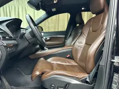 2022 Volvo XC90 T8 PHEV Premium Luxury 7-seat, чёрный — фото 15