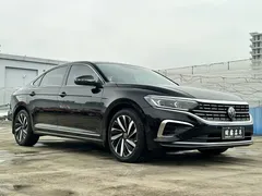 2023 Volkswagen Passat 330TSI Luxury, чёрный — фото 3
