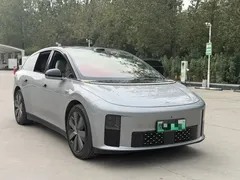 2025 Li Auto i6 4WD Standard — фото 3