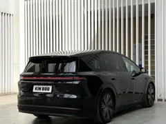 2025 Li Auto i8 Standard, чёрный — фото 9