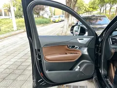 2022 Volvo XC90 T8 PHEV AWD Luxury 7, чёрный — фото 5