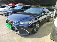 2022 Lexus ES 300h Excellence, синий — фото 1