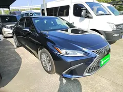 2022 Lexus ES 300h Excellence, синий — фото 4
