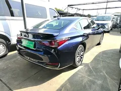2022 Lexus ES 300h Excellence, синий — фото 7