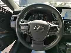 2022 Lexus ES 300h Excellence, синий — фото 11