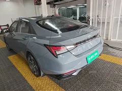 2021 Hyundai Elantra 1.5L CVT LUX Premium — фото 5