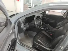 2021 Hyundai Elantra 1.5L CVT LUX Premium — фото 16