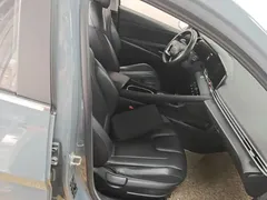 2021 Hyundai Elantra 1.5L CVT LUX Premium — фото 25