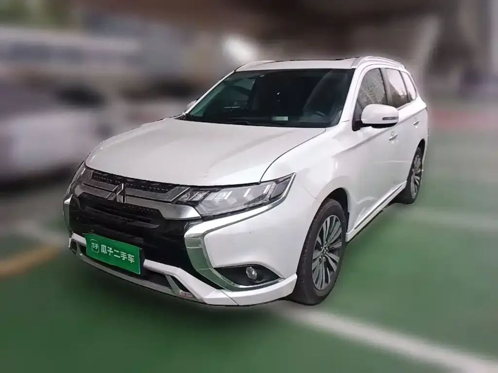2021 Mitsubishi Outlander 2.4L 4WD 5-seat