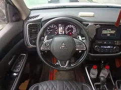 2021 Mitsubishi Outlander 2.4L 4WD 5-seat, белый — фото 3