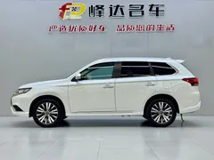 2021 Mitsubishi Outlander 2.4L 4WD 5-seat, белый — фото 3