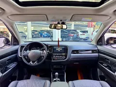 2021 Mitsubishi Outlander 2.4L 4WD 5-seat, белый — фото 7