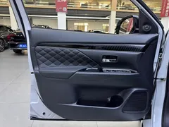 2021 Mitsubishi Outlander 2.4L 4WD 5-seat, белый — фото 11