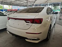 2021 Kia Cerato 1.5L CVT Fashion, белый — фото 7