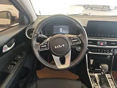 2021 Kia Cerato 1.5L CVT Fashion, белый — фото 11