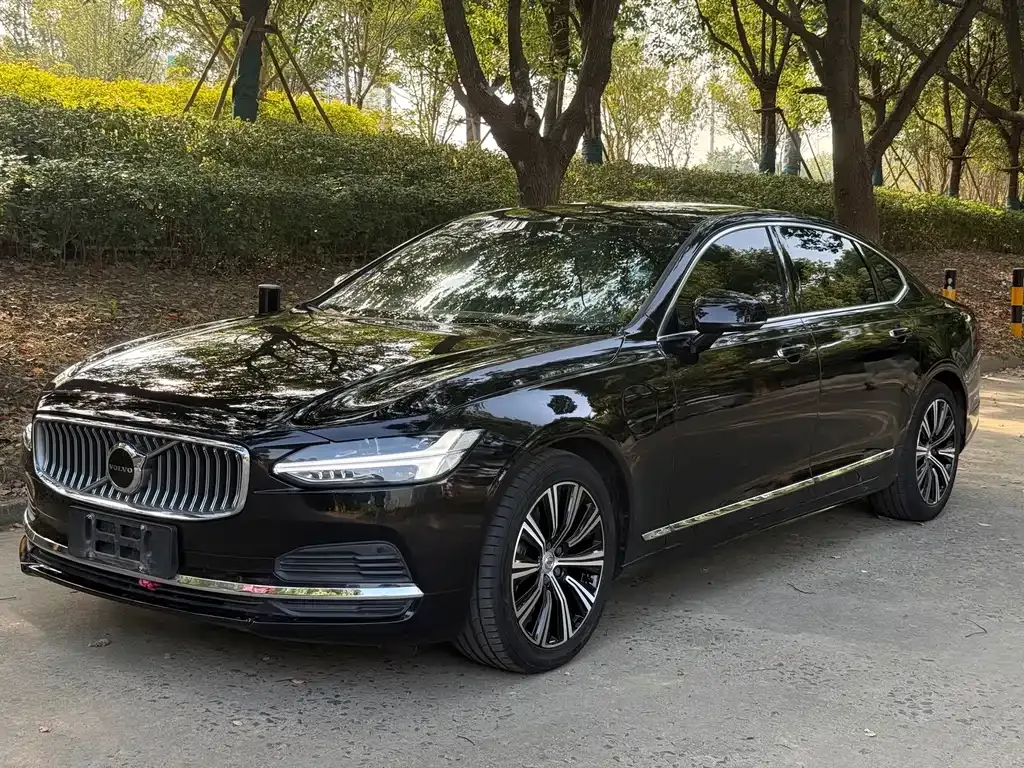 2021 Volvo S90 T8 PHEV Luxury
