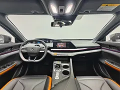 2023 Changan UNI-V 1.5T Premium — фото 12