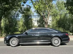 2021 Audi A8L 50 TFSI quattro Comfort, чёрный — фото 3