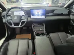 2025 BYD Qin L EV 545km Superior, белый — фото 10