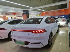 2024 BYD Qin PLUS Honor DM-i PHEV 55km Leading, белый — фото 7