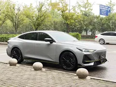 2022 Changan UNI-V 1.5T Sport — фото 3