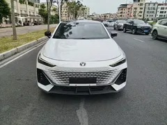 2022 Changan UNI-V 1.5T Premium, белый — фото 1