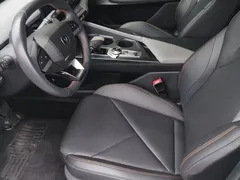 2022 Changan UNI-V 1.5T Premium, белый — фото 4