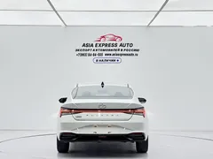 2022 Hyundai Elantra 1.5L CVT LUX Premium, белый — фото 5