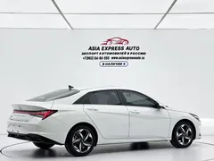 2022 Hyundai Elantra 1.5L CVT LUX Premium, белый — фото 6