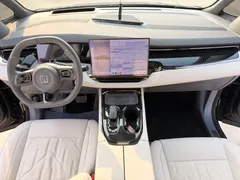 2024 Zeekr 009 6-seat Executive 4WD 140kWh, чёрный — фото 8